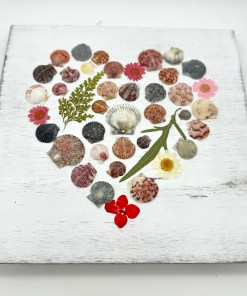 Alternative view of Scallop Shell and Floral Flat Lay 1