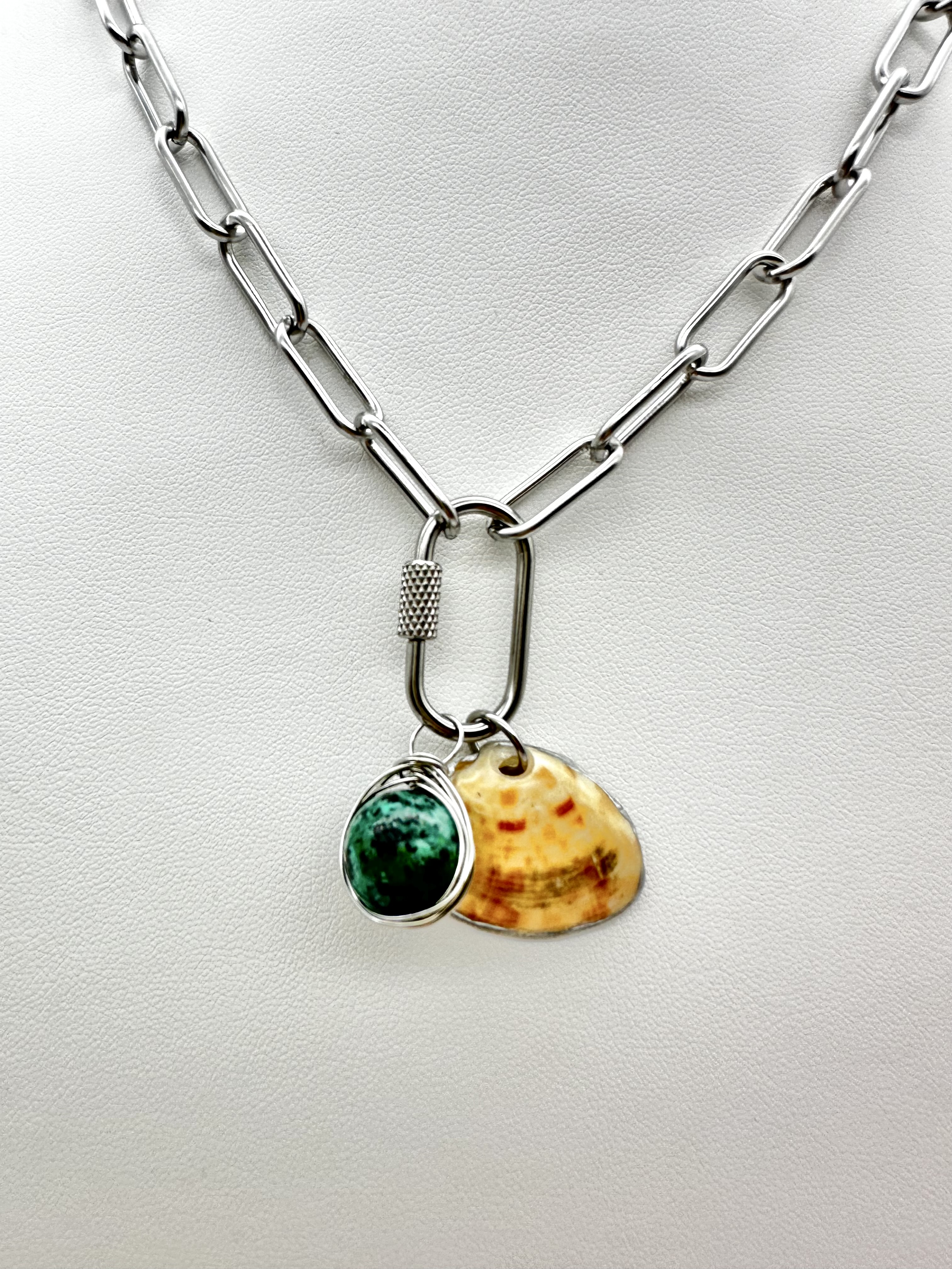 Silver and Cream Scallop Charm Necklace Set - Image 3